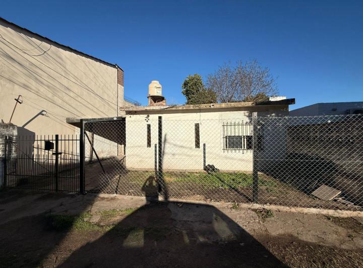 Depósito · 50m² · 2 Ambientes · 2 Cocheras