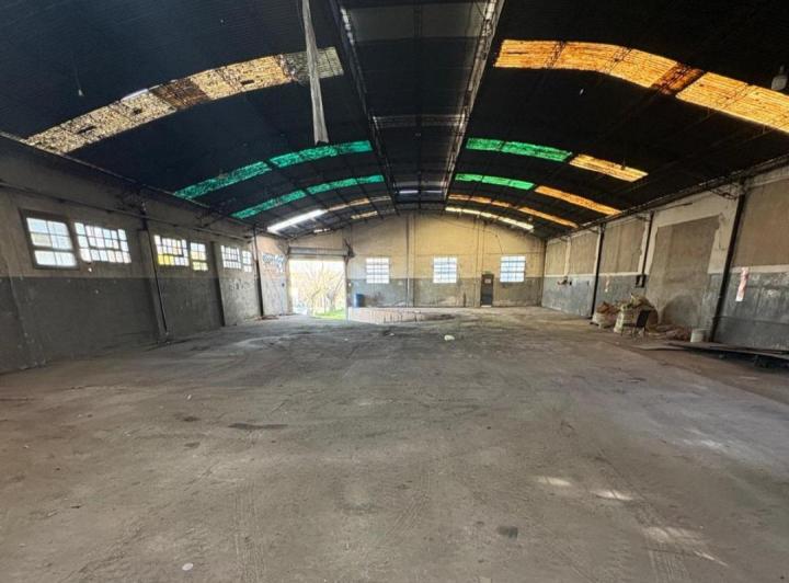 Bodega-Galpón · 600m² · 3 Ambientes