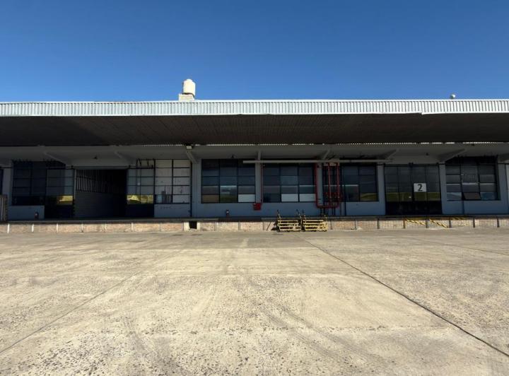 Depósito · 2315m² · 2 Cocheras