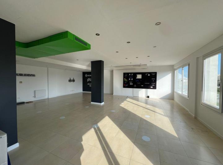 Oficina comercial · 160m² · 1 Cochera