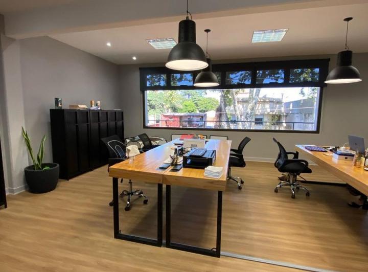 Oficina comercial · 900m² · 9 Ambientes · 2 Cocheras