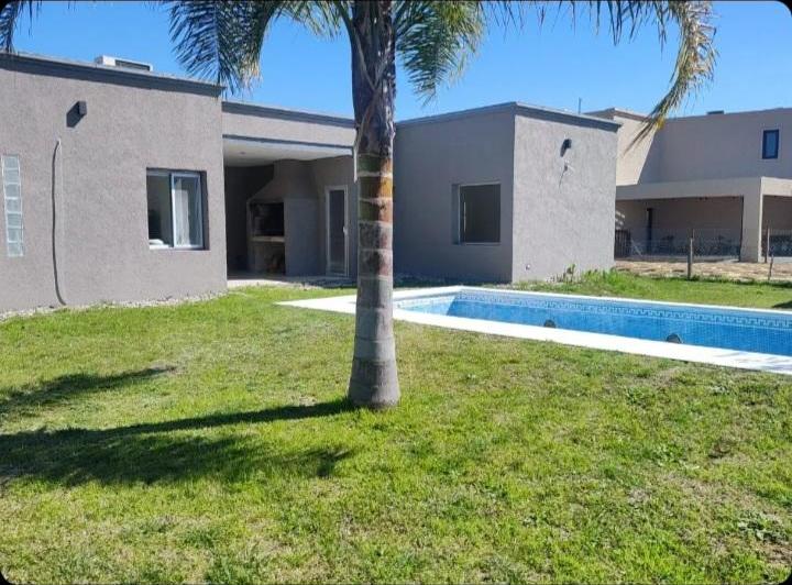 Casa · 150m² · 4 Ambientes · 2 Cocheras