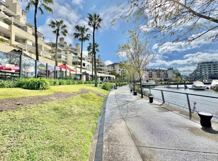 Local comercial · 300m² · 1 Ambiente · 1 Cochera