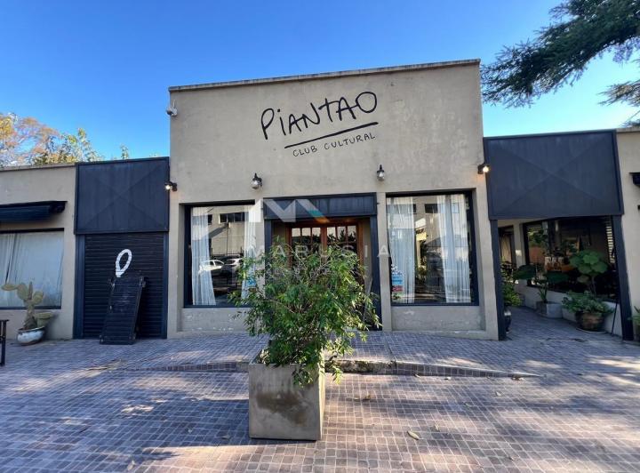 Local comercial · 204m²