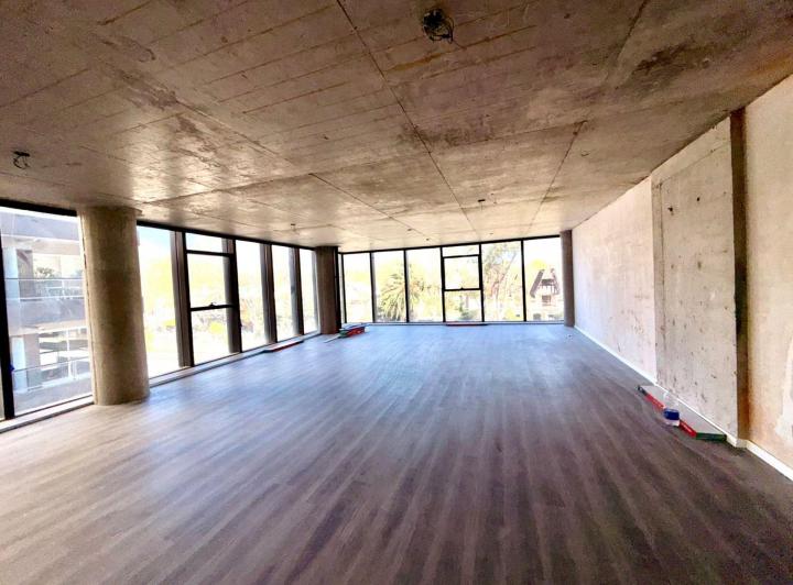 Oficina comercial · 105m² · 2 Cocheras