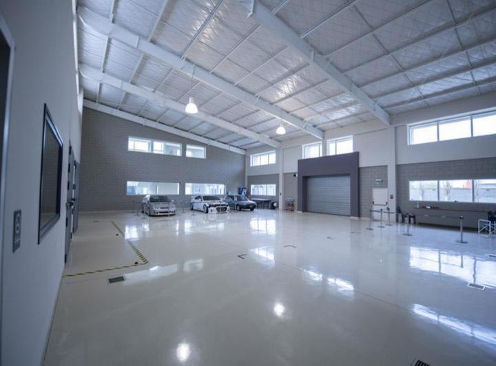Local comercial · 2100m² · 20 Cocheras