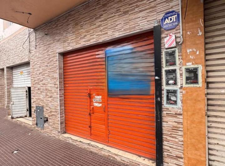 Local comercial · 64m²