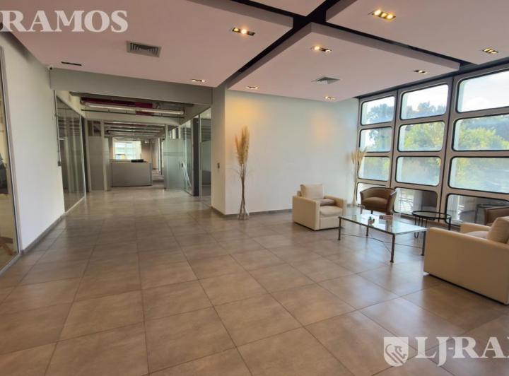 Oficina comercial · 1500m²