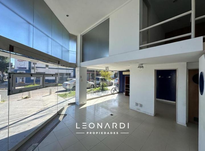 Local comercial · 121m² · 6 Ambientes