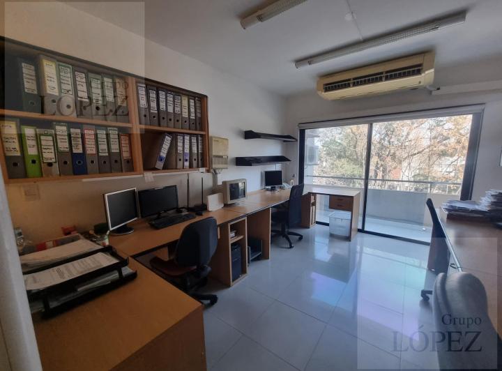 Oficina comercial · 95m² · 5 Ambientes · 1 Cochera