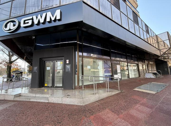 Local comercial · 554m²