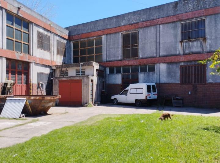 Depósito · 933m² · 5 Cocheras
