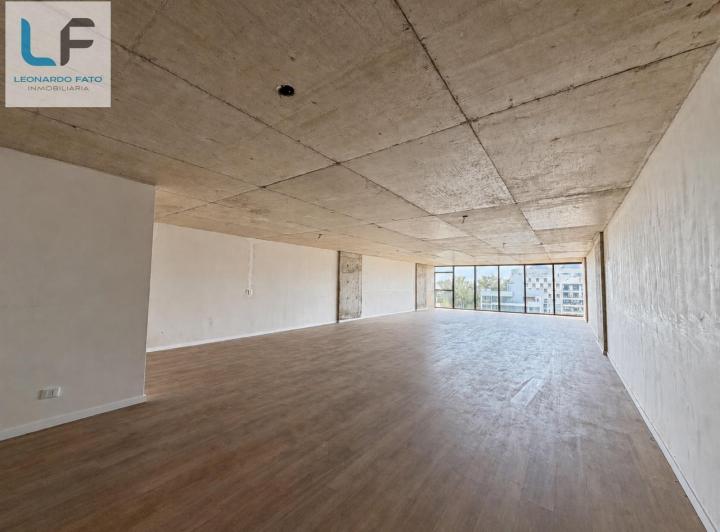 Oficina comercial · 156m² · 1 Ambiente · 3 Cocheras
