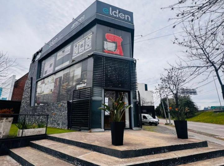 Local comercial · 642m² · 8 Cocheras