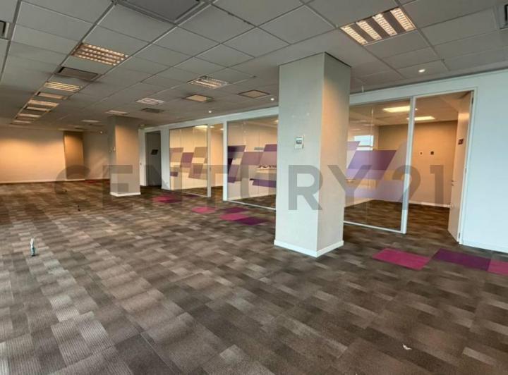 Oficina comercial · 908m² · 13 Ambientes · 10 Cocheras
