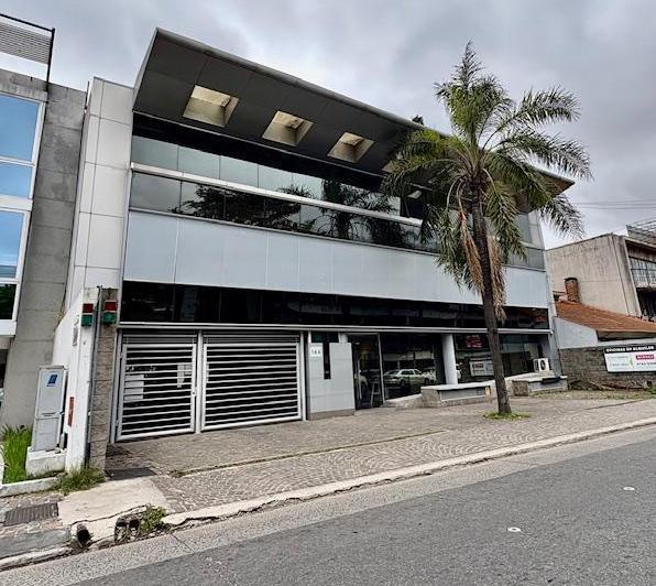 Oficina comercial · 240m² · 6 Cocheras