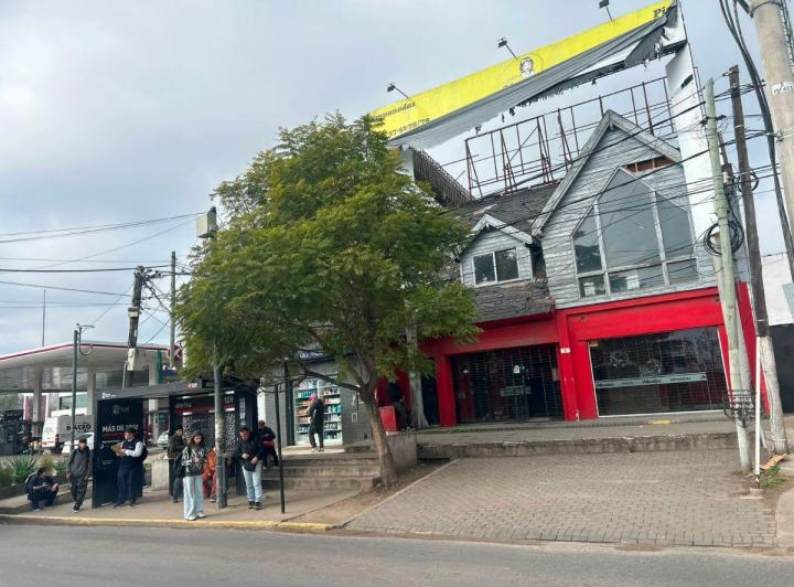 Local comercial · 163m² · 3 Ambientes · 2 Cocheras