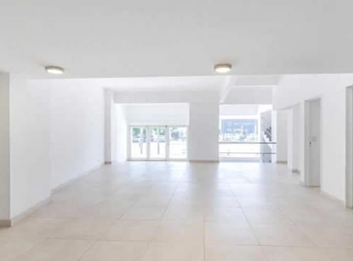 Oficina comercial · 300m² · 3 Ambientes · 1 Cochera