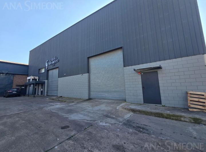 Bodega-Galpón · 260m² · 4 Cocheras