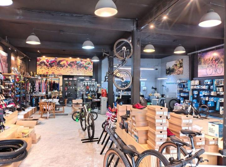 Local comercial · 380m² · 6 Ambientes