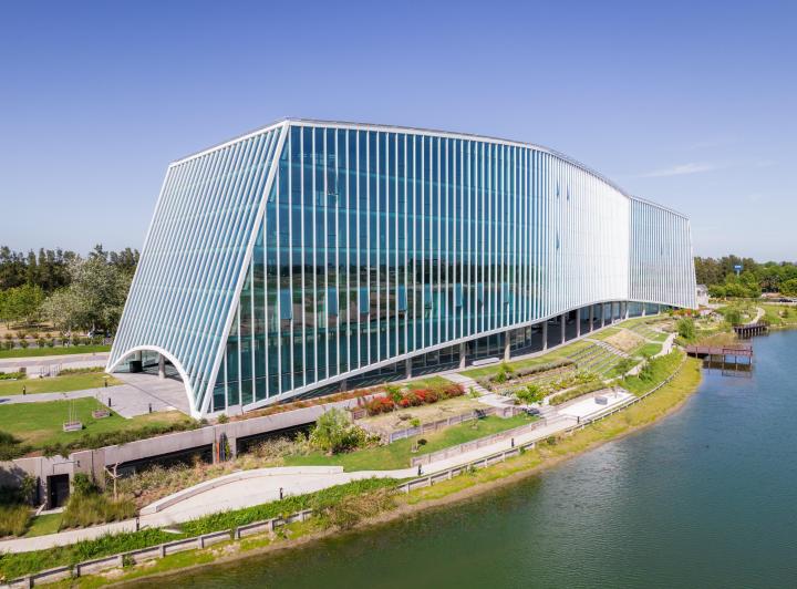 Oficina comercial · 385m²