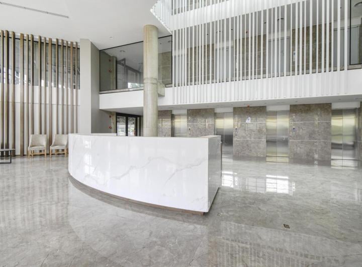 Oficina comercial · 653m²