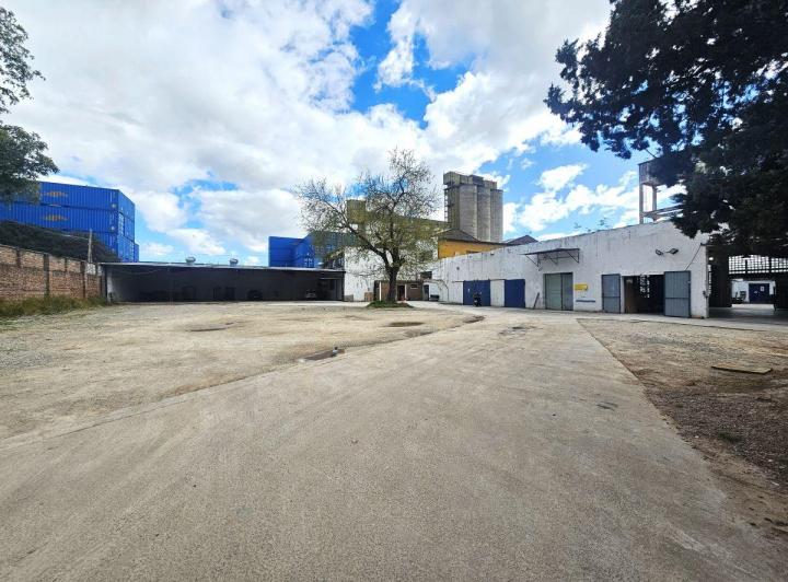 Bodega-Galpón · 2652m² · 15 Cocheras