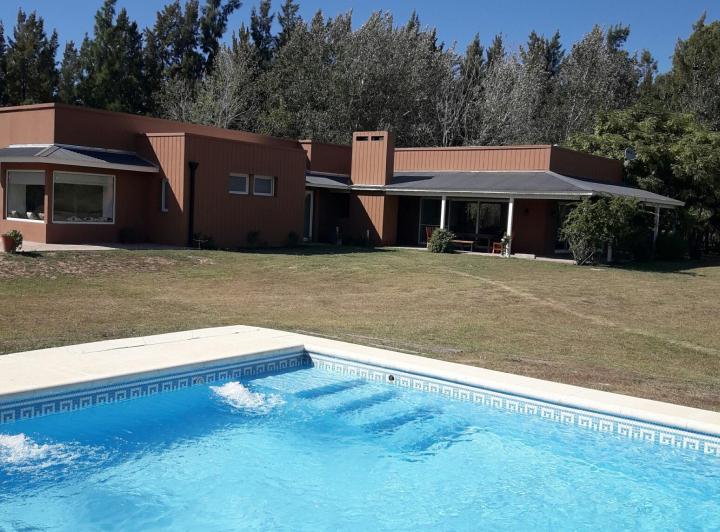 Quinta vacacional · 170m² · 6 Ambientes · 1 Cochera
