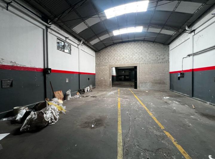 Bodega-Galpón · 415m²