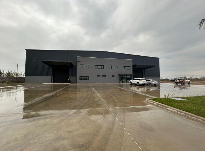 Depósito · 3702m²