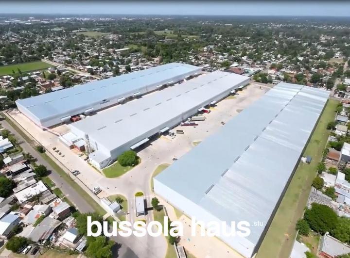 Bodega-Galpón · 2068m²