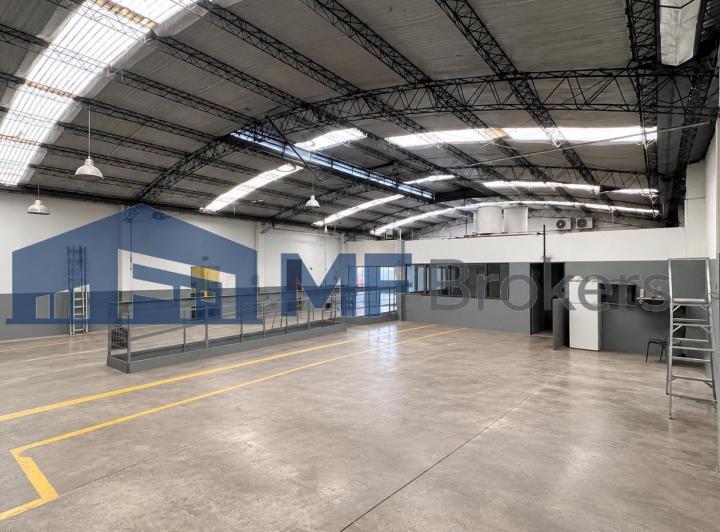 Bodega-Galpón · 900m²