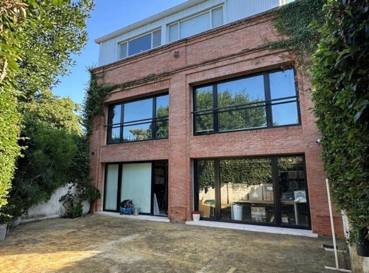 Oficina comercial · 375m² · 5 Ambientes · 7 Cocheras