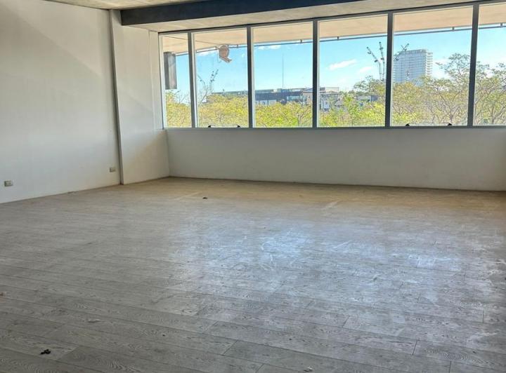Oficina comercial · 71m² · 1 Ambiente · 1 Cochera