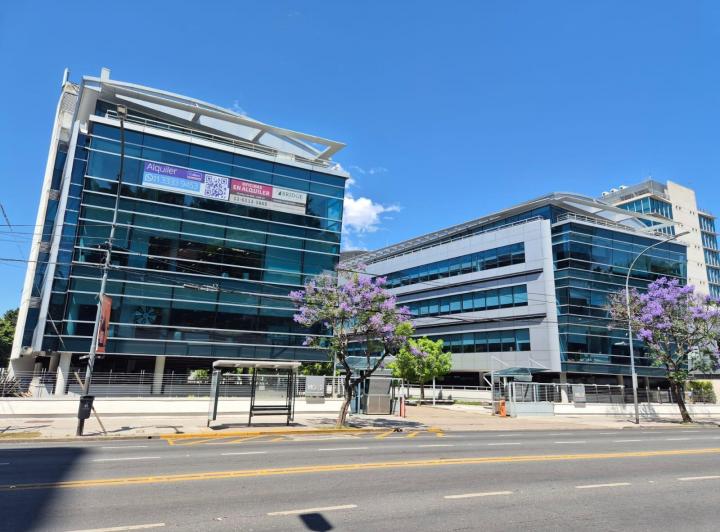 Oficina comercial · 615m²
