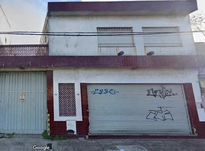 Local comercial · 170m² · 6 Ambientes · 4 Cocheras
