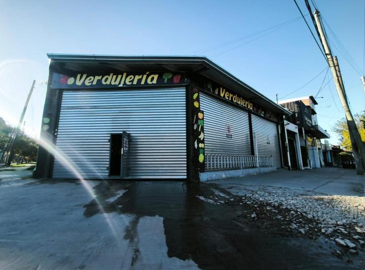 Local comercial · 200m² · 3 Ambientes · 5 Cocheras