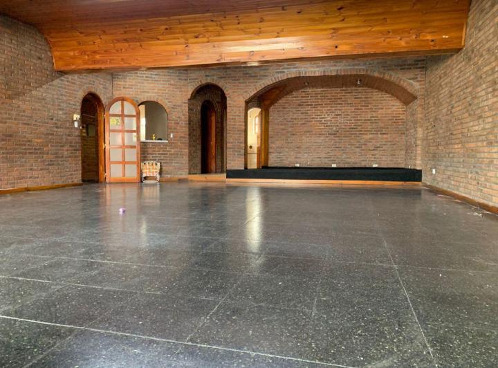 Local comercial · 200m² · 2 Ambientes