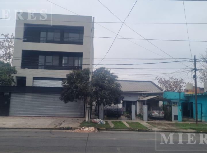 Oficina comercial · 324m²