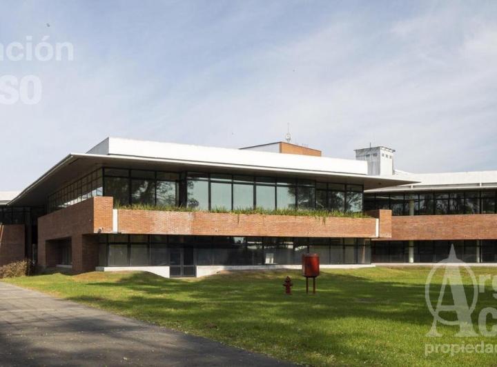 Oficina comercial · 6375m² · 145 Cocheras