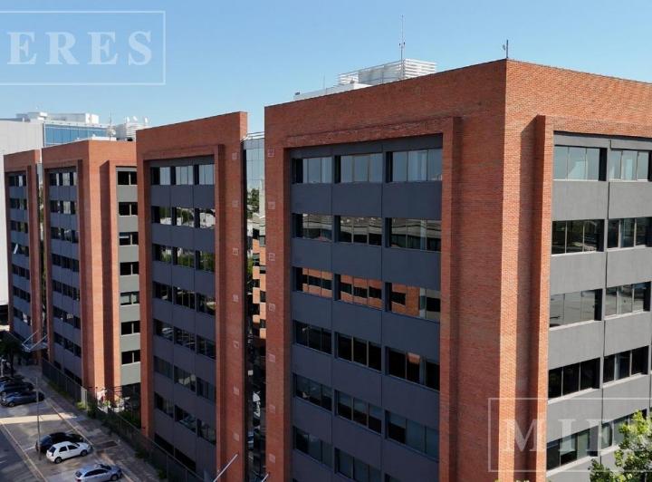 Oficina comercial · 177m² · 4 Cocheras