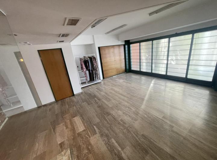 Oficina comercial · 180m² · 4 Ambientes · 1 Cochera