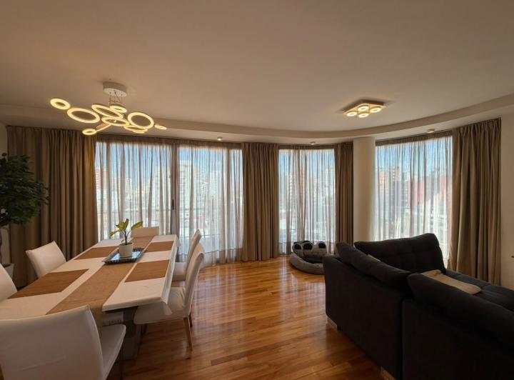 Departamento · 130m² · 4 Ambientes · 1 Cochera