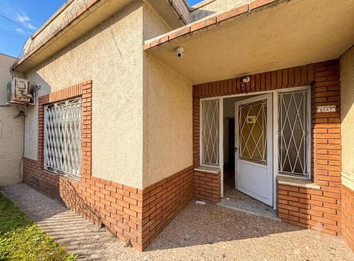 Casa · 170m² · 3 Ambientes · 1 Cochera