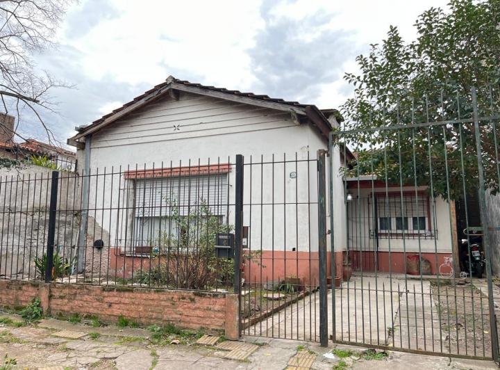 Casa · 90m² · 4 Ambientes · 2 Cocheras