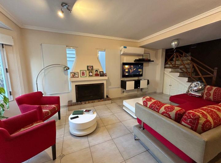 Casa · 135m² · 4 Ambientes · 2 Cocheras