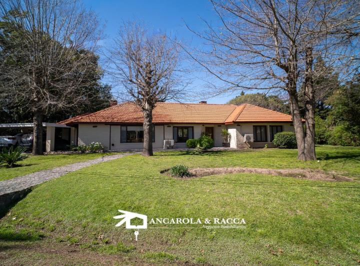 Casa · 190m² · 5 Ambientes · 2 Cocheras