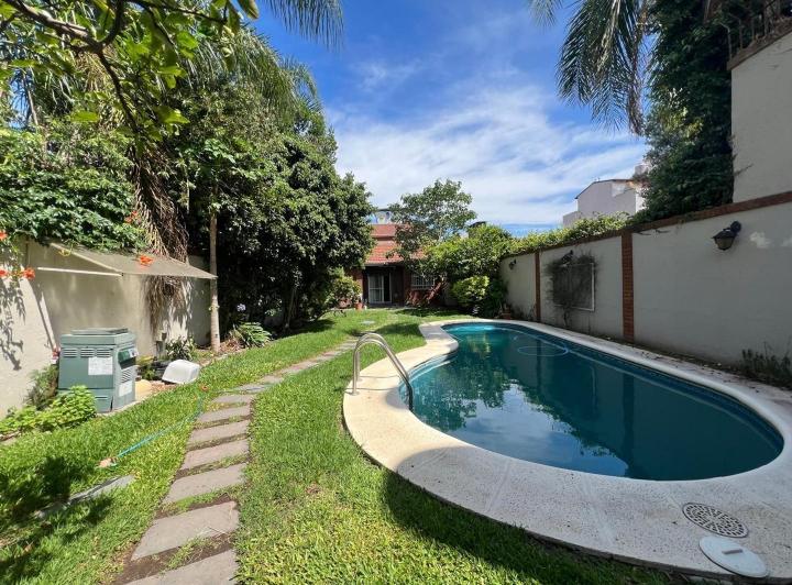 Casa · 299m² · 5 Ambientes · 2 Cocheras