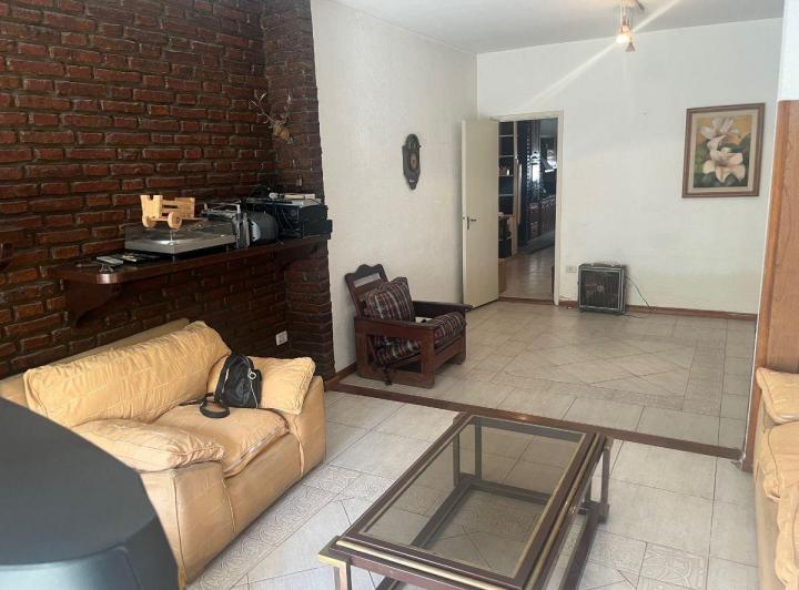 Casa · 180m² · 4 Ambientes · 1 Cochera