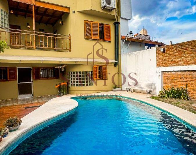 Casa · 300m² · 7 Ambientes · 1 Cochera